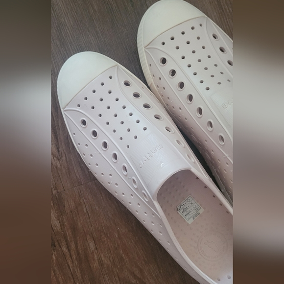 Native Jeffersons 11 - Picture 2 of 3